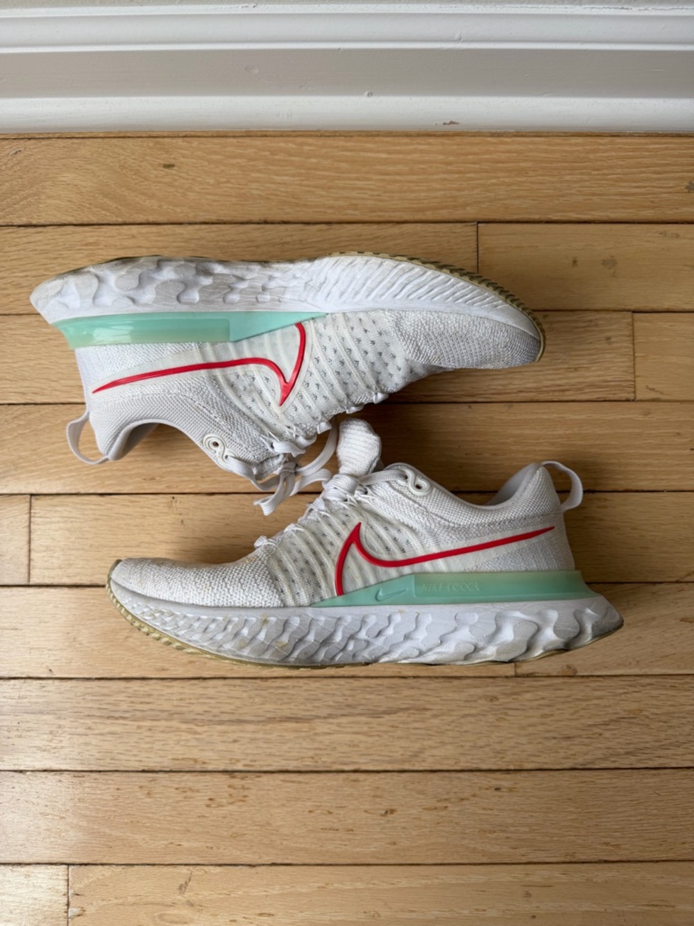 Nike React Infinity Run Flyknit Women’s Size 7 – White/Red/Mint